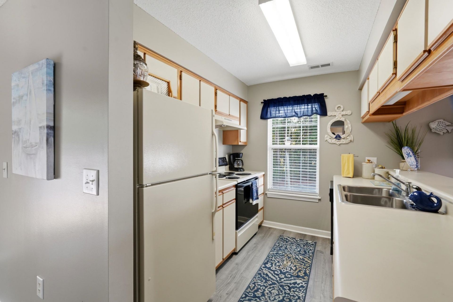 663 Woodmoor Circle  Photo 7