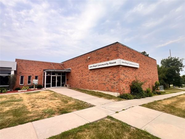 943 14th Avenue SE, Cedar Rapids, IA 52403
