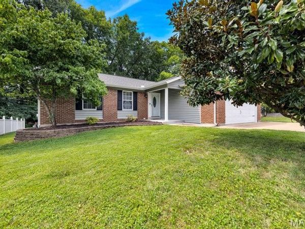 514 Great Hill Drive, Ballwin, MO 63021