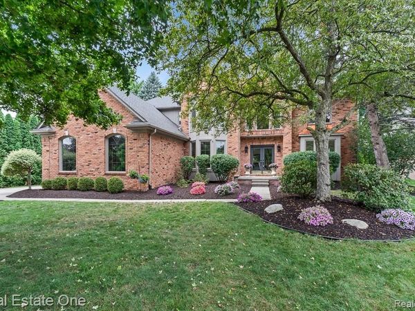 1816 Sudbury Court, Rochester Hills, Mi 48306