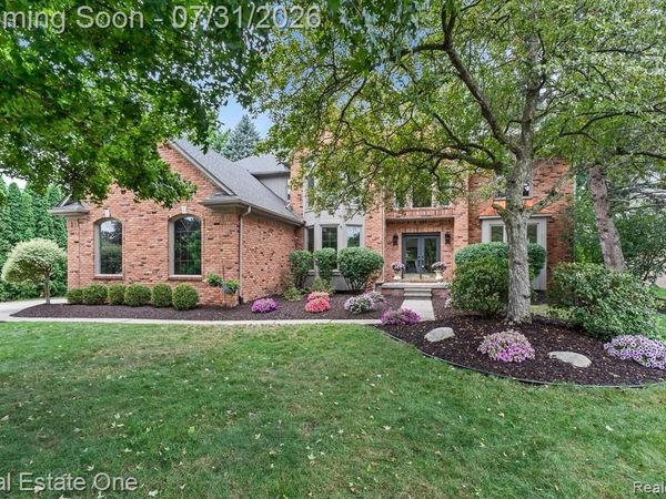 1816 Sudbury Court, Rochester Hills, Mi 48306