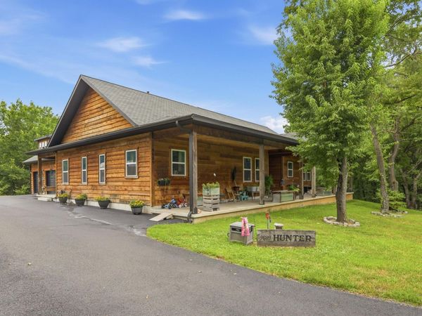 9689 Geranium Road , Carthage, MO 64836