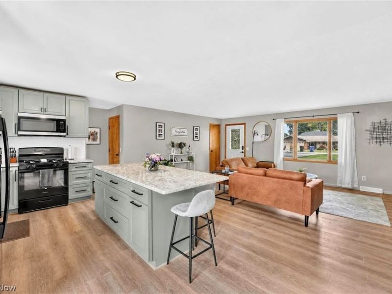 33541 Tullis Drive, Avon, OH 44011 Photo 7