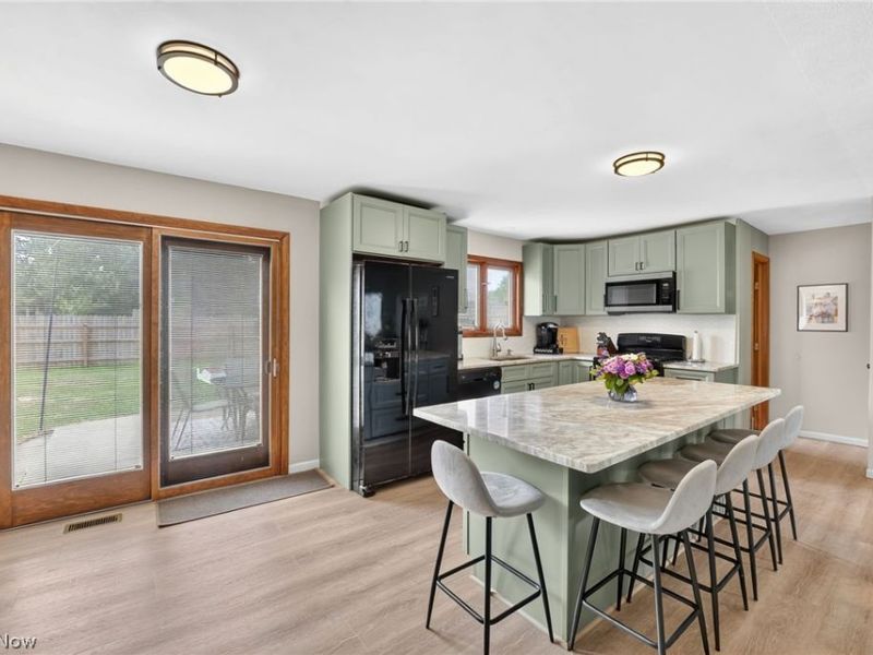 33541 Tullis Drive, Avon, OH 44011 Photo 9