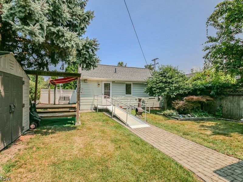 17602 Brazil Road, Cleveland, OH 44119 Photo 23