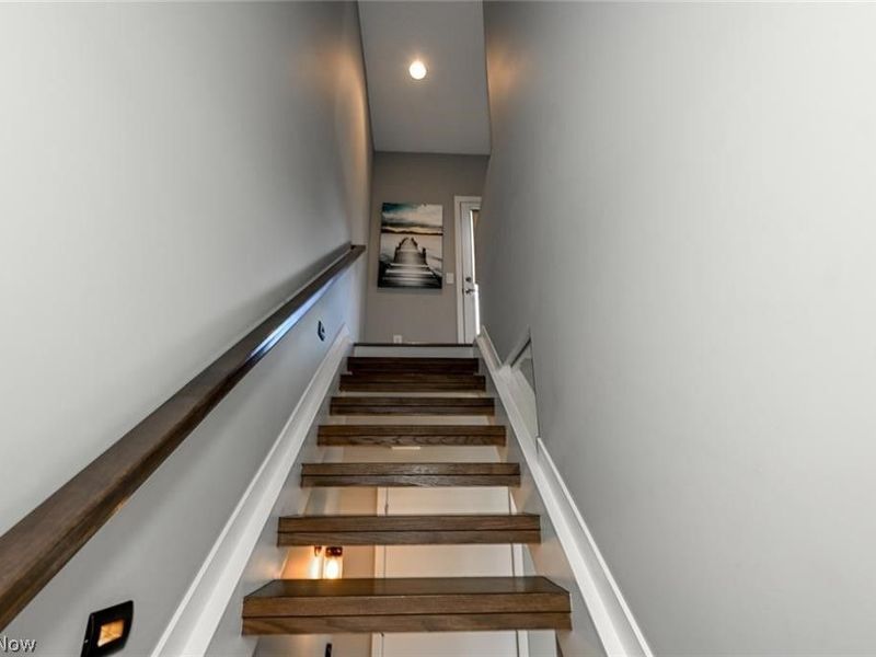18875 Riversouth Terrace, Unit 7, Fairview Park, OH 44126 Photo 8