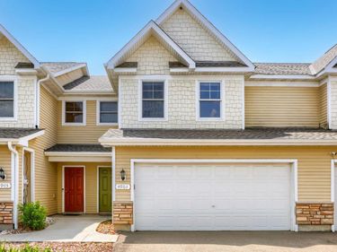 4903 Hamlet Avenue N, Oakdale, MN 55128
