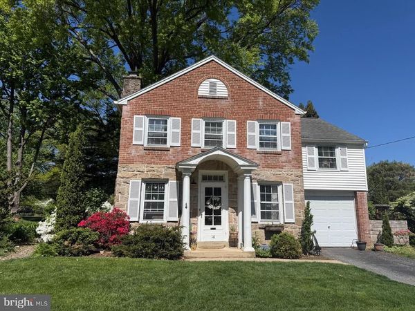 10 COUNTRY CLUB PLACE E , CAMP HILL, PA 17011