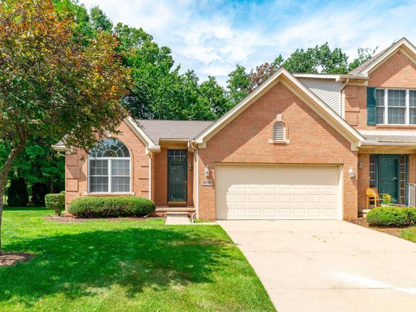 23706 W Lake Circle, Unit 36, Brownstown, MI 48183