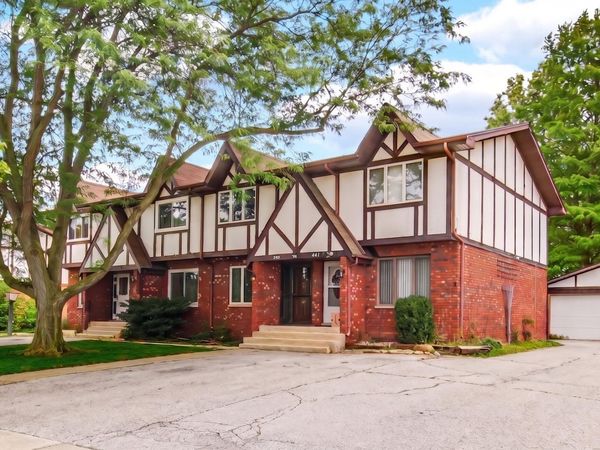 805 Wellington Drive , Dyer, IN 46311