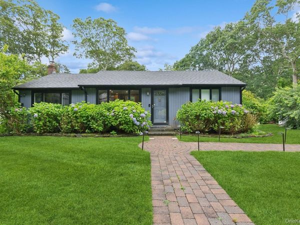 27 Atlantic Avenue , Hampton Bays, NY 11946