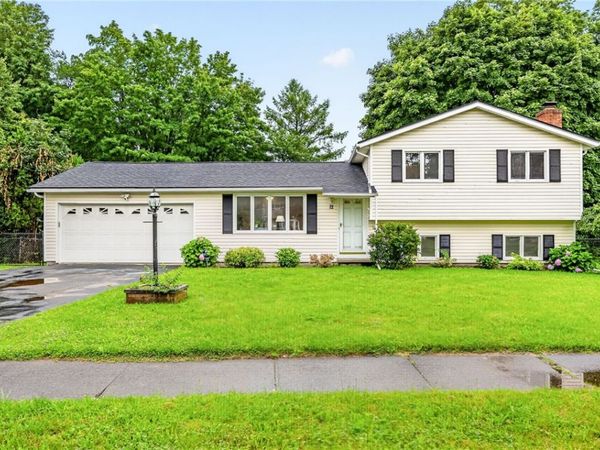 12 Teresa Circle , Rochester, NY 14624