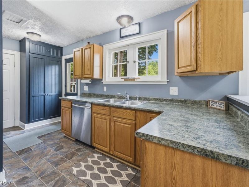 325 Vincent Street, Alliance, OH 44601 Photo 18
