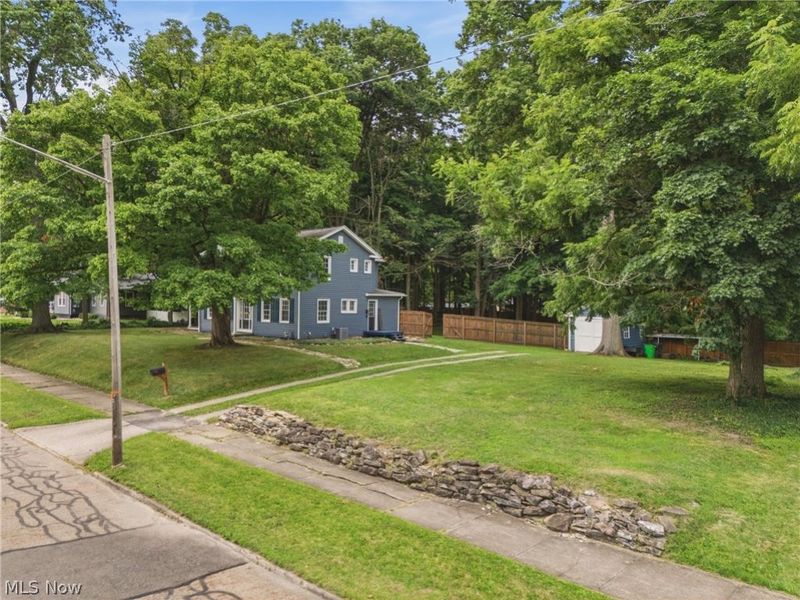 325 Vincent Street, Alliance, OH 44601 Photo 3
