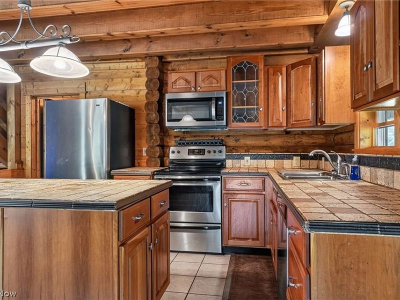 348 Tony Drive, Conneaut, OH 44030 Photo 6