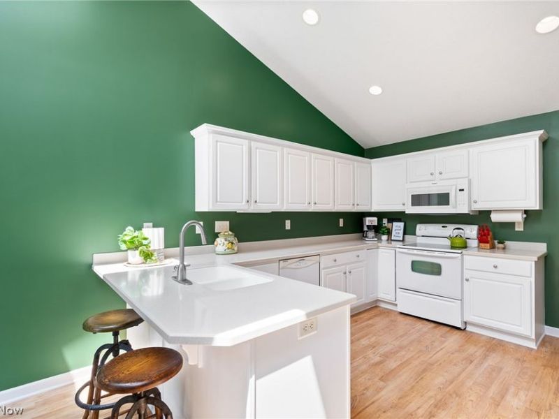 3549 Elmhurst Circle, Green, OH 44685 Photo 11