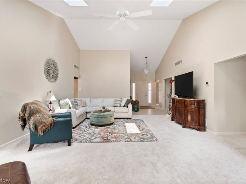 3549 Elmhurst Circle, Green, OH 44685 Photo 9