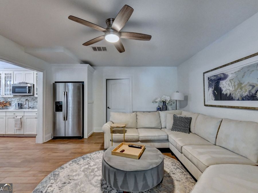 Property Image 100