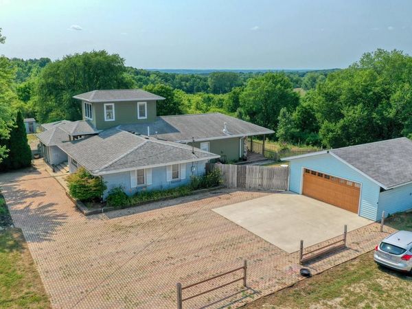 S73W23970 National AVENUE, Big Bend, WI 53103
