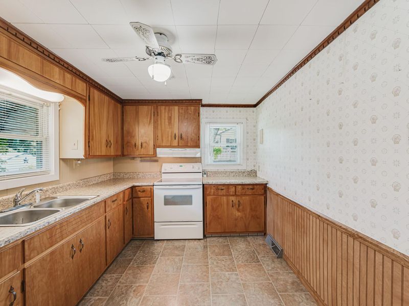 121 E Sheridan Avenue , Somerset, OH 43783 Photo 22