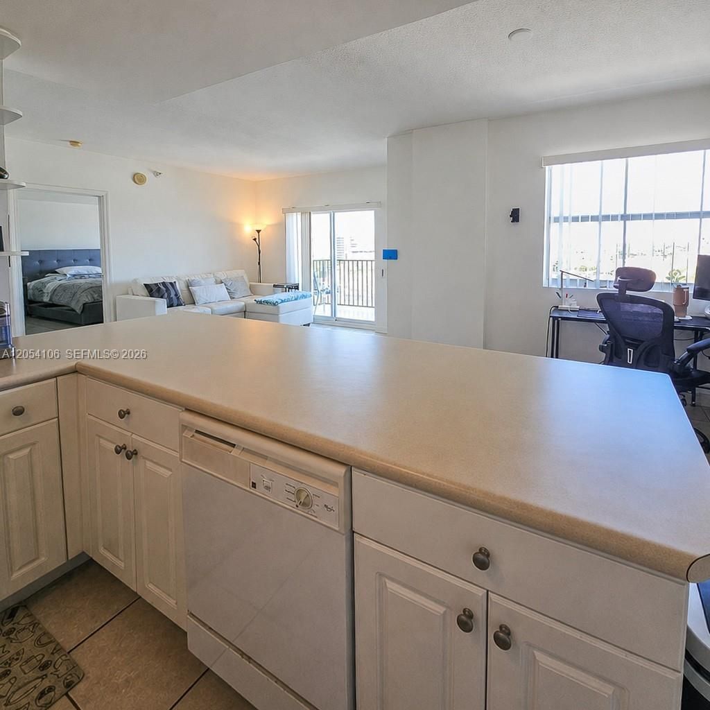 1627 SW 37th Ave, Unit 802, Miami, FL 33145 Photo