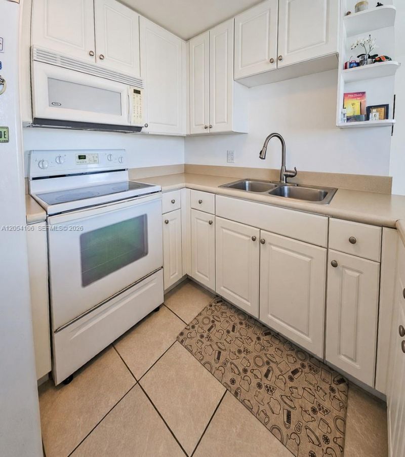 1627 SW 37th Ave, Unit 802, Miami, FL 33145 Photo