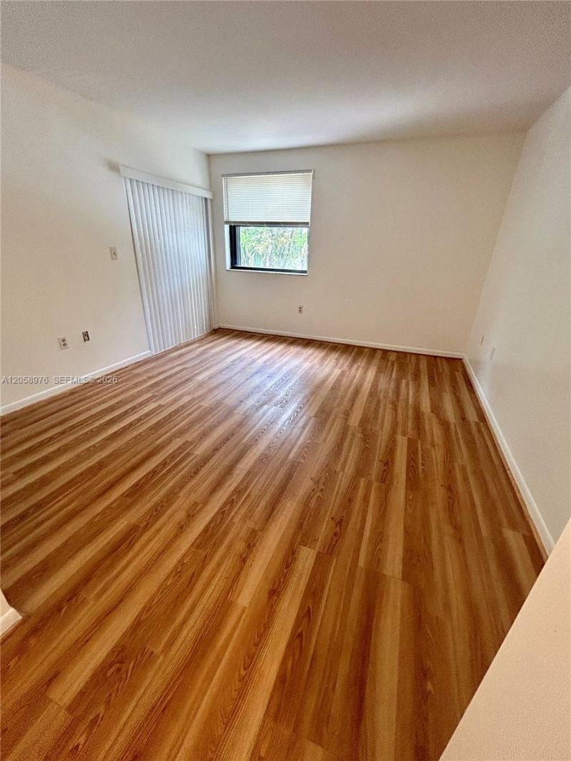 210 W Park Dr, Unit 201-2, Miami, FL 33172 Photo