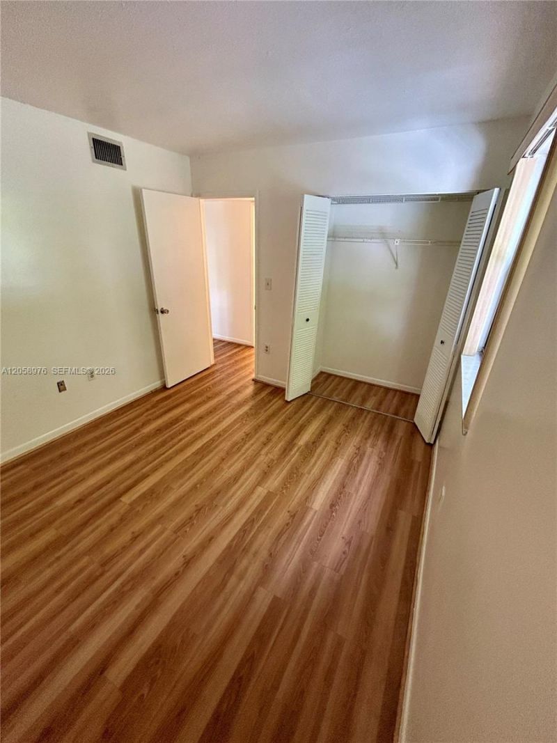 210 W Park Dr, Unit 201-2, Miami, FL 33172 Photo
