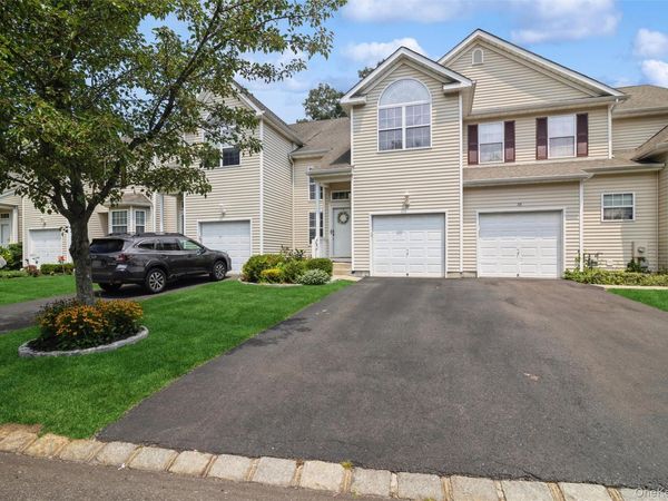 34 Cranberry Circle , Medford, NY 11763