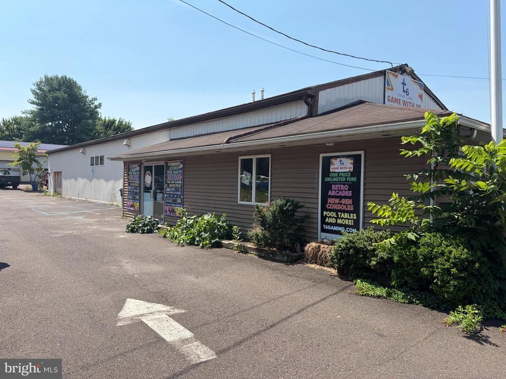 102 W MAIN STREET, SILVERDALE, PA 18962