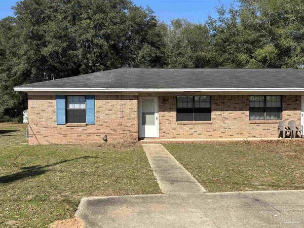 5682 Crestwood Dr, Milton, FL 32583