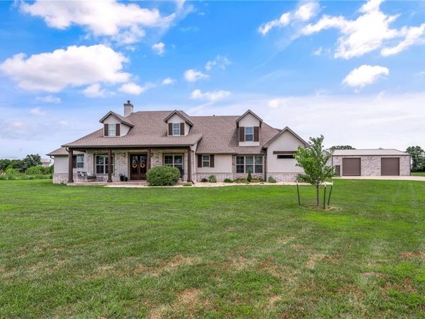 1810 Park Place Lane , Centerton, AR 72719