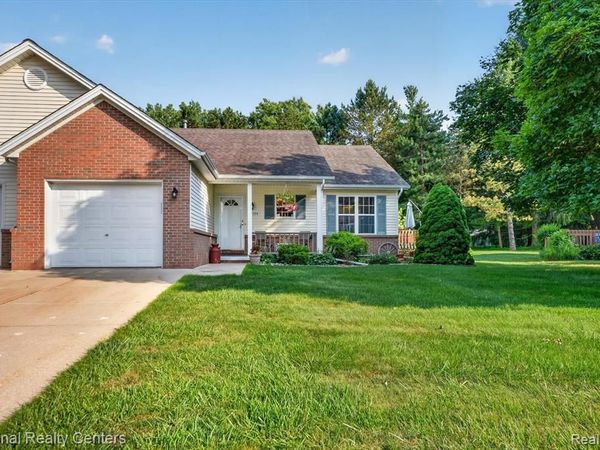 7774 E Ridge Drive , Almont Vlg, MI 48003