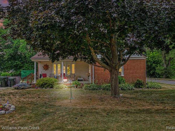 2340 Hessel Avenue , Rochester Hills, MI 48307