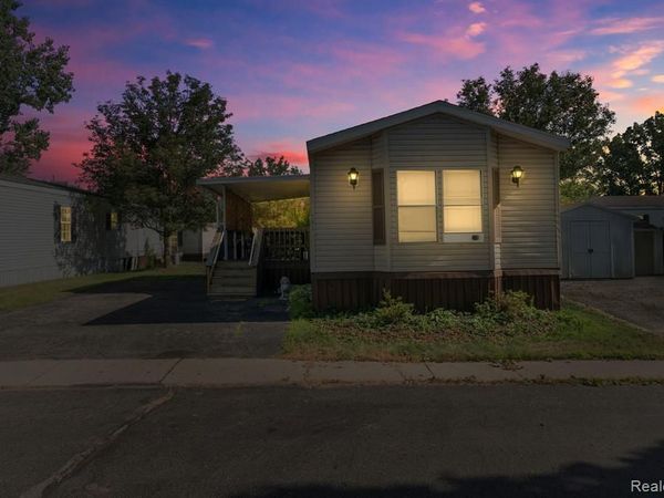 351 North Squirrel Road , Auburn Hills, MI 48326
