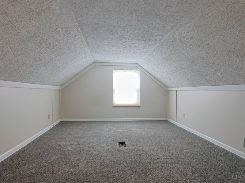 556 Grandin Avenue, Springdale, OH 45246 Photo 18