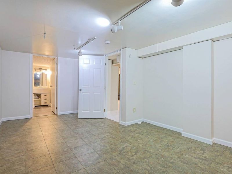 556 Grandin Avenue, Springdale, OH 45246 Photo 23