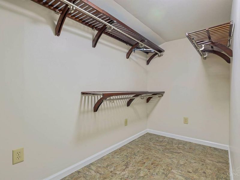 556 Grandin Avenue, Springdale, OH 45246 Photo 36