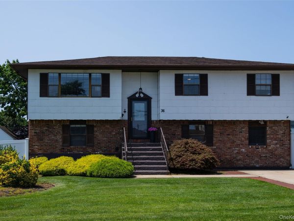 36 Osceola Avenue , Deer Park, NY 11729