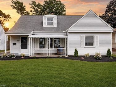 6907 Greenleaf Avenue, Cleveland, OH 44130