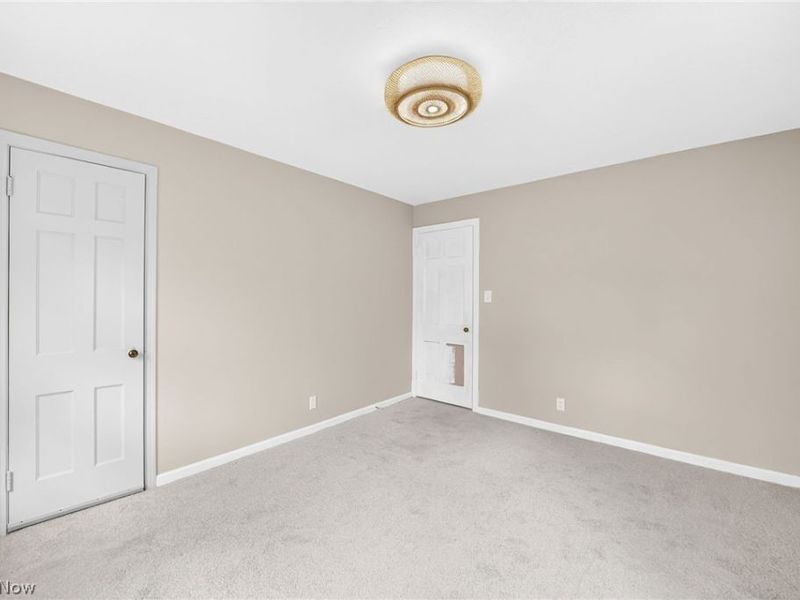 6907 Greenleaf Avenue, Cleveland, OH 44130 Photo 16
