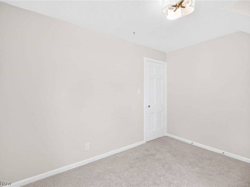 6907 Greenleaf Avenue, Cleveland, OH 44130 Photo 20
