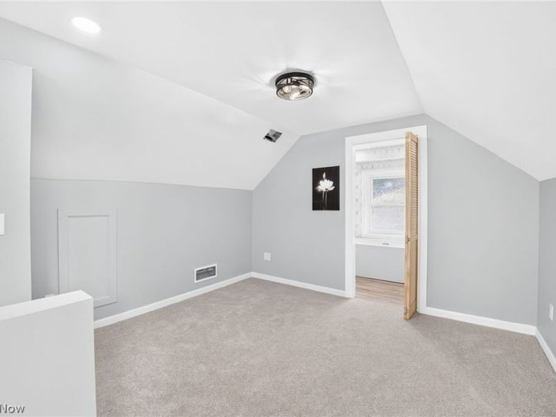 6907 Greenleaf Avenue, Cleveland, OH 44130 Photo 27
