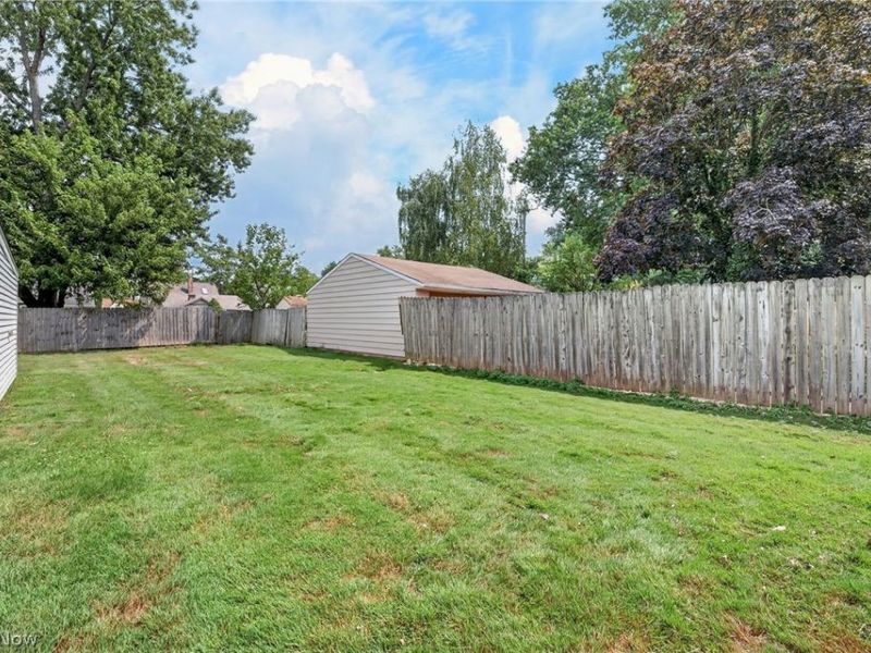 6907 Greenleaf Avenue, Cleveland, OH 44130 Photo 35