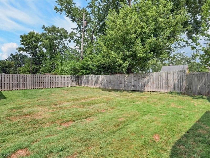 6907 Greenleaf Avenue, Cleveland, OH 44130 Photo 36
