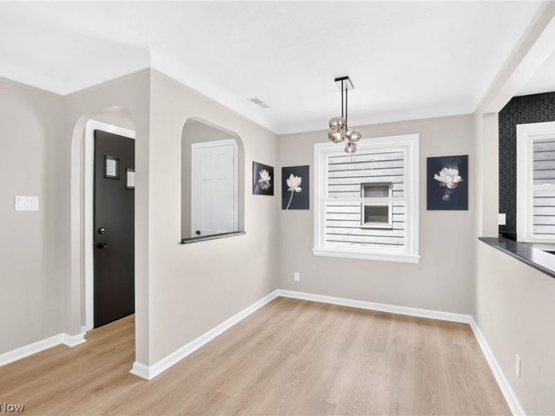 6907 Greenleaf Avenue, Cleveland, OH 44130 Photo 7