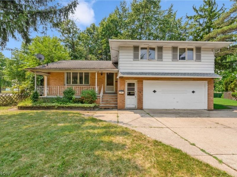 7010 York Road, Parma Heights, OH 44130 Photo 1