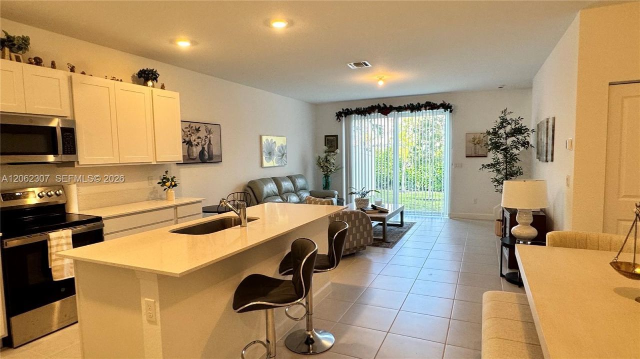 401 SE Crossoak Ln, Unit 401, Port Saint Lucie, FL 34984 Photo