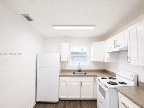 6141 W 22nd Ct , Unit 203, Hialeah, FL 33016