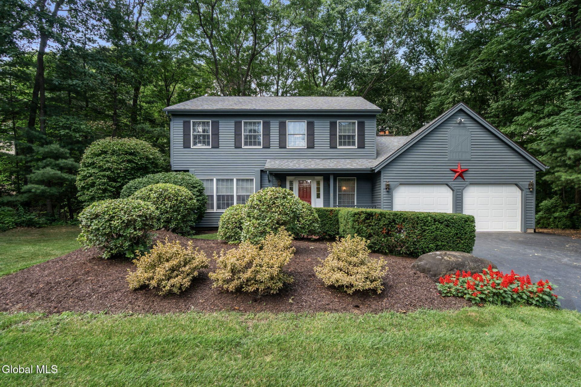 9 Newport Drive, Clifton Park, NY 12065 Main Photo